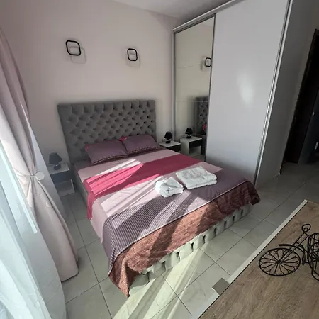 Alina Joy Life Apartament